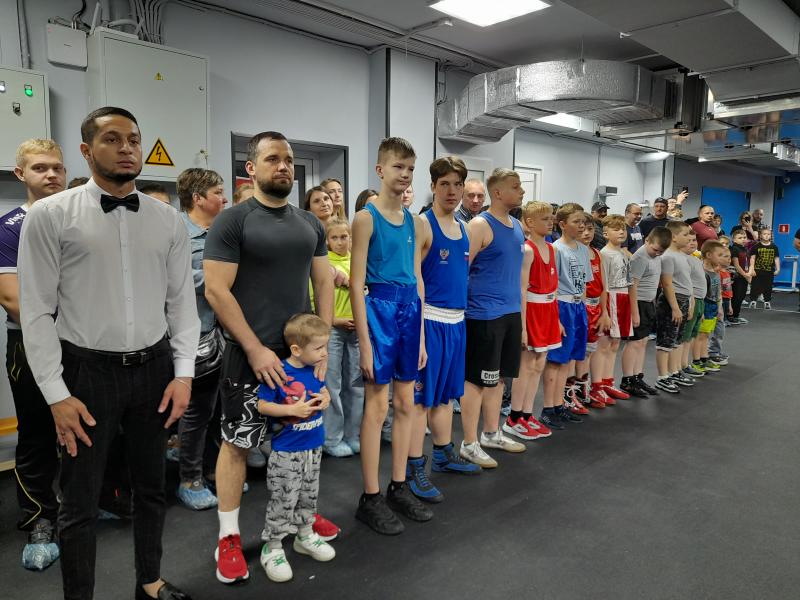 Дети в боксерском зале